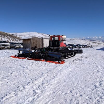 Snow groomer
